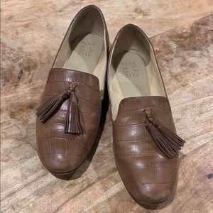 Naturalizer Tan Croc-Embossed Women’s Loafers Size 10